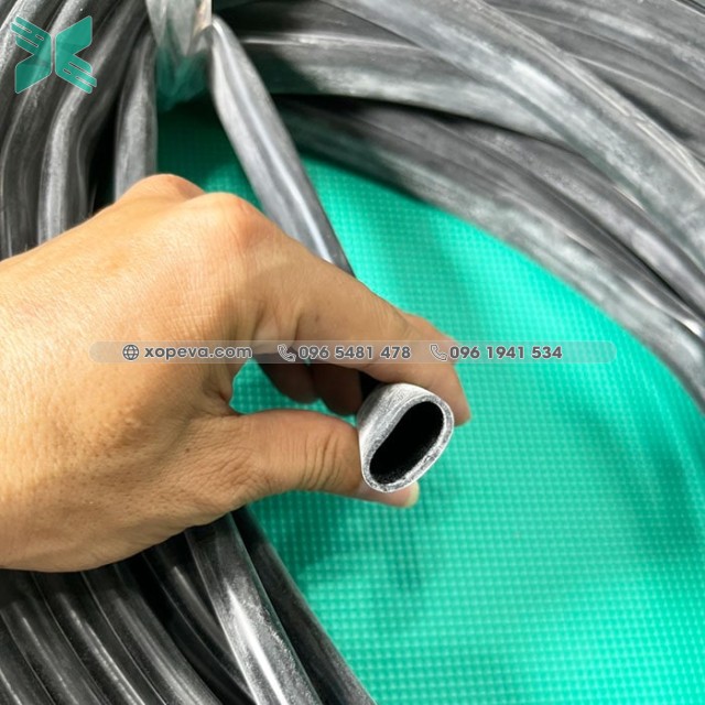 Black silicone tube 16x14