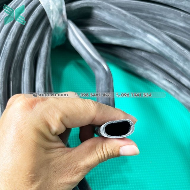 Black silicone tube 16x14
