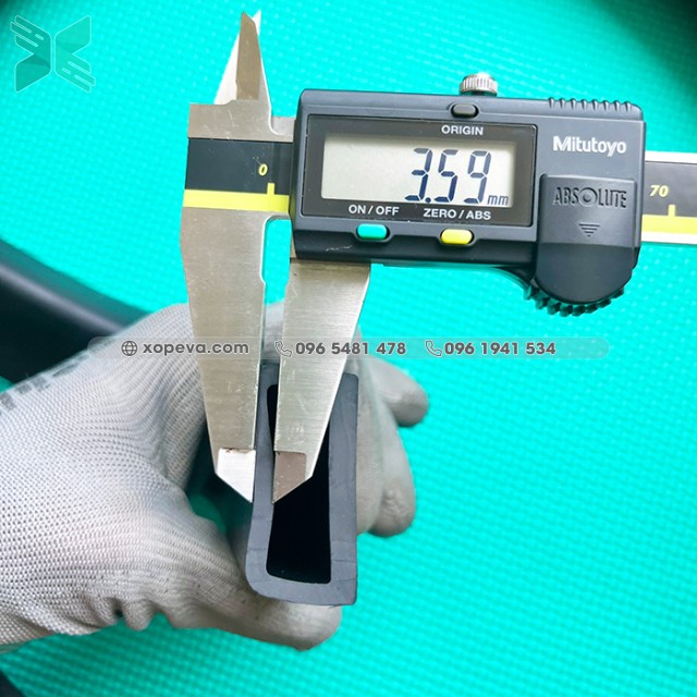 Standard rubber D-profile seal 40x20x4.5