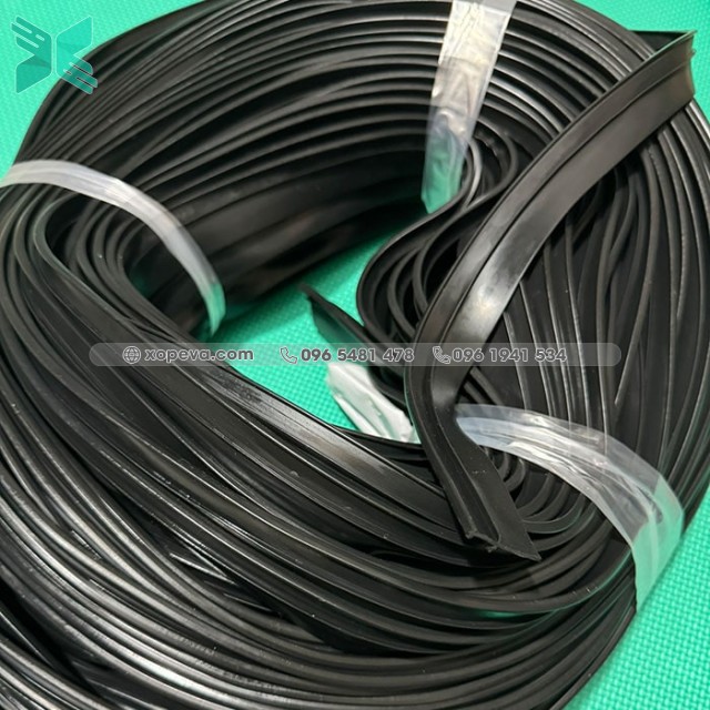 EPDM rubber seal T-shaped 4.3x30x6.5